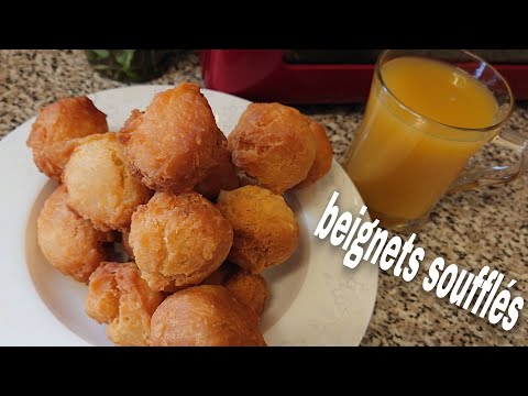 Beignets soufflés au coco, gateau au coco /coconut buns