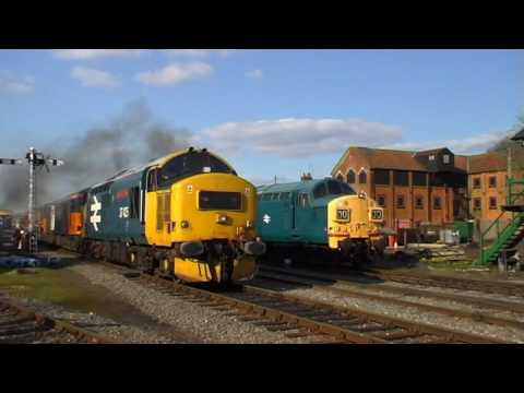 Class 37 37425 thrashes away from Dereham at the Mid-Norfolk Diesel Gala on a quadruple header