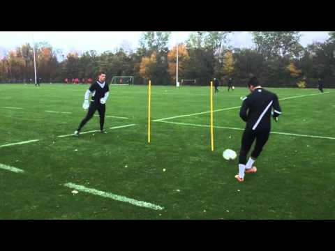 KOMBINATIONSUEBUNG Ballmitnahme + flaches Zuspiel