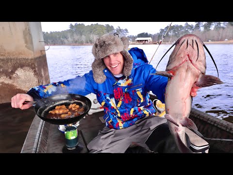 Winter Catfish Catch and Cook on my Boat!