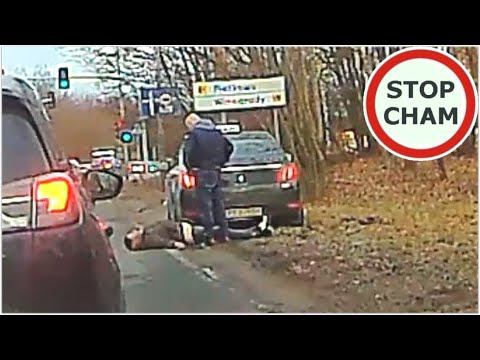 Taksówkarz wysadził z auta pijanego pasażera...