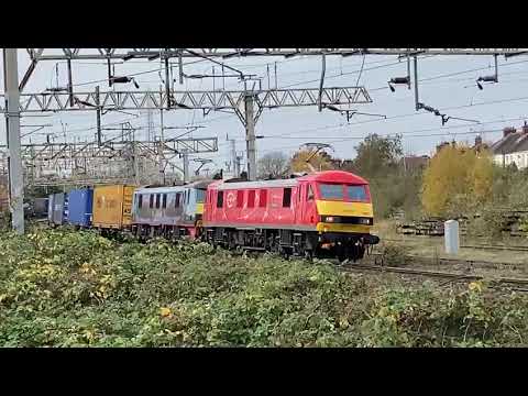4S44 & 4M25 - DRS88's and DB90's - 88005, 90024 and 90037 - Daventry and Mossend bound intermodals