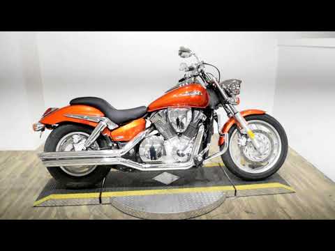 2006 Honda VTX™1300C in Wauconda, Illinois - Video 1