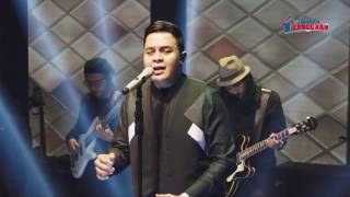 Download lagu TULUS MANUSIA KUAT live at Graha Bangunan Supplier Gathering mp3 Download lagu TULUS MANUSIA KUAT live at Graha Bangunan Supplier Gathering mp3