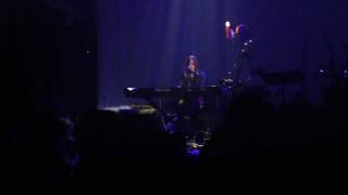 Gabrielle Aplin - Out On My Own (LIVE at Paradiso, Amsterdam 02-20-2012)