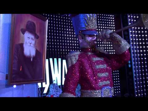 Lubavitcher Rebbe at Chankuah by Chabad at Universal CityWalk, Hollywood L.A. 2012 (38)