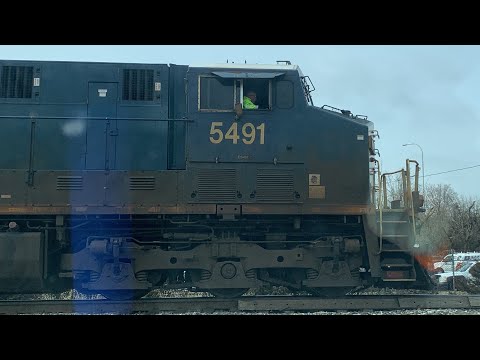 CSX M422-13 with 5491 Leading