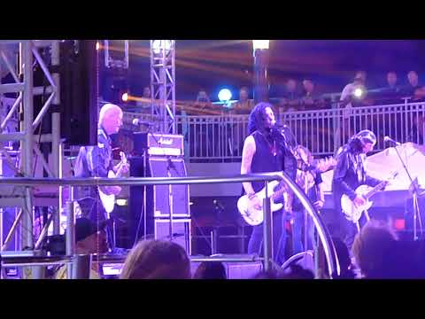 Bruce and Bob Kulick-Larger Than Life The Kisskruise VII 2017