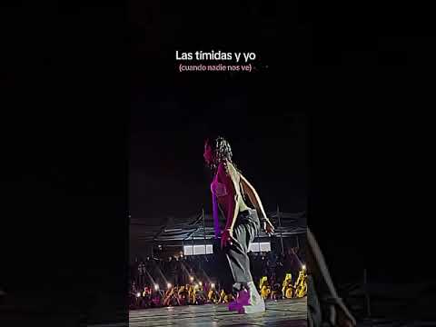 Mi amiguita timida y yo , cuando nadie nos ve  💛☀️