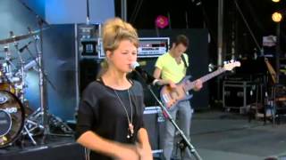 Selah Sue Intro &amp; Just Because I Do Vieilles Charrues 2012