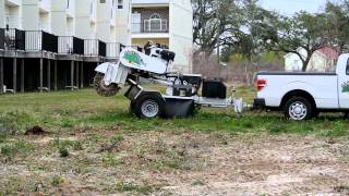 preview picture of video 'Bobcat and Stump Grinding in Long Beach, MS'