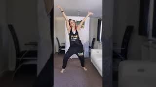 Elephant Man &quot;Signal Di Plane&quot; with Alicja Blachut, Dancehall Steps