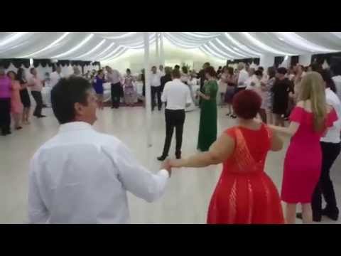 04.09.2016 #jocuri  Hora de mână purtată de Ginere-Dinel Ungureanu și Mireasă- Monica Carp