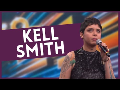 Kell Smith faz homenagem a Rita Lee no Faustão: "Está entre nós"