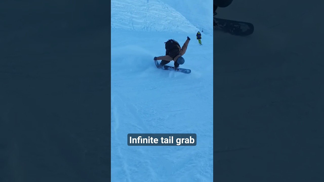 Infinite tail grab #snowboard #snowboarders #snowboardingtime #snowboardcarving #snowboardseason