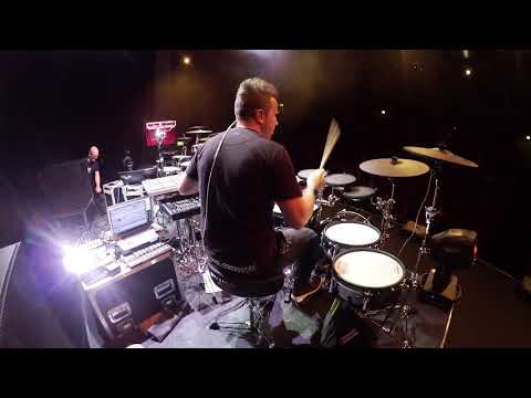KJ Sawka live at the UK Drum Show playing Darude Sandstorm (Super Square Remake)