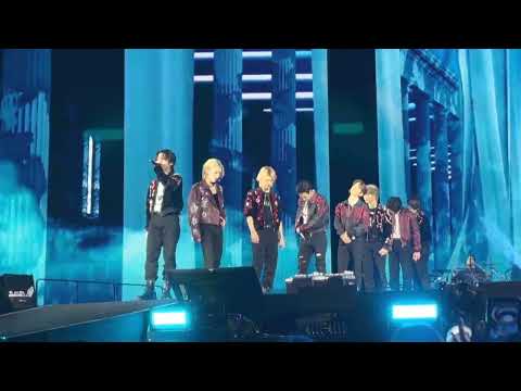 4/2/23 Stray Kids LA D2 Hellevator/ Top / Victory song