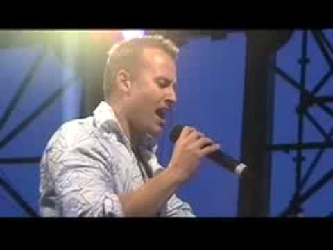 Brendan Moar singing "Jerusalem" at Coogee Carols 2008