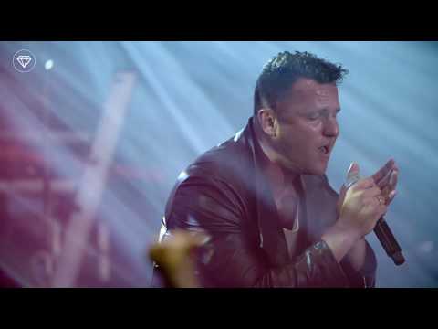 THE RICH AND FAMOUS - Festival