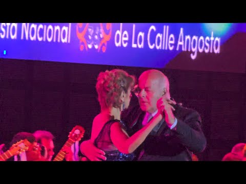 Tango junto a las 100 Guitarras Mercedinas