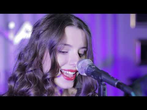 Trupa  Blue Motors -  Something about the way you look tonight (cover)