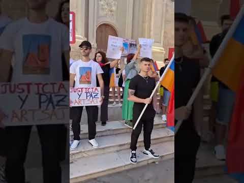 Հայերը Գրանադայում բողոքի ակցիա են անում