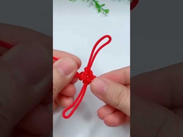 Vídeo relacionado con Kasmole Amuleto de buena suerte chino,Amuleto de la suerte chino - Llavero giratorio 3D para bolsa de dinero - Colgante de coche de prosperidad diaria, bolso de bolso, mochila, llavero colgante para