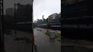 preview picture of video 'Mumbai ki train'