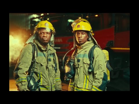 Selemanyo Feat Macky 2 - Ubufi Bwisa Na Pressure (Official Music Video)