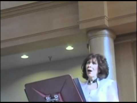 Raya Gonen - Soprano - Es Brennt