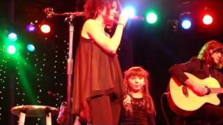 A Year Without Rain- Selena Gomez &amp; The Scene unicef performance