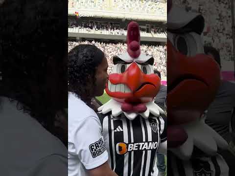 🪄🐔 RONALDINHO REENCONTRA A MASSA NO LENDAS DO GALO!