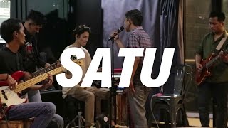 Download lagu Dewa 19 - Satu (Cover) | Waktu Luang mp3
