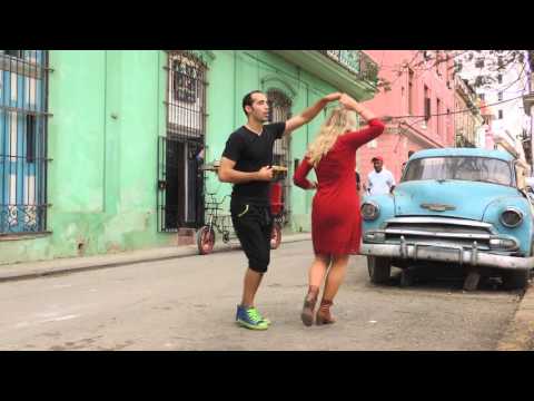 salsa dancing on streets of Havana