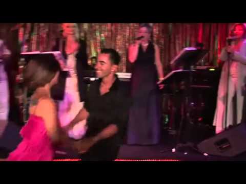 Amazing salsa-style dance !