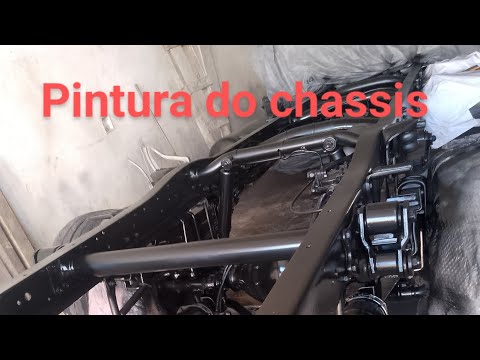 Painting the truck chassis with automotive synthetic enamel.