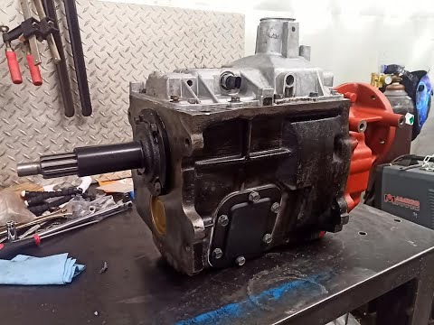 NV4500 Rebuild and Conversion from RWD to 4x4 - Part 1
