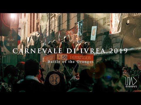 CARNEVALE DI IVREA - Battle of the Oranges