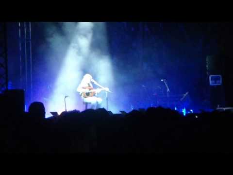 Γιάννης Χαρούλης στο "Θέατρο Βράχων" - Όταν χαράζει (10-6-2014)