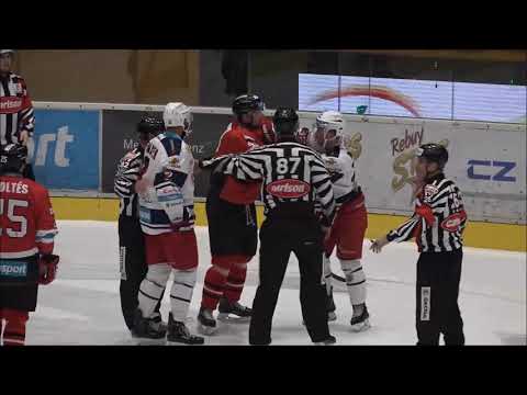 Garrett Mitchell vs. Ivan Ďatelinka (HKM Zvolen - HC 05 Banská Bystrica)