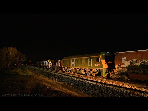 1MP2 & 7922V cross SSR Grain Train At Night - PoathTV Australian Railways