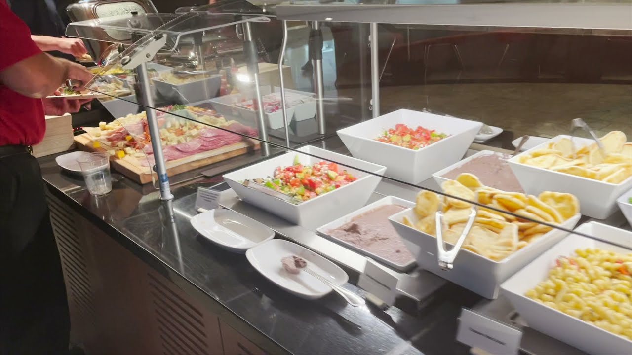 Delta Air Lines Delta Sky Club (Gate A18) thumbnail