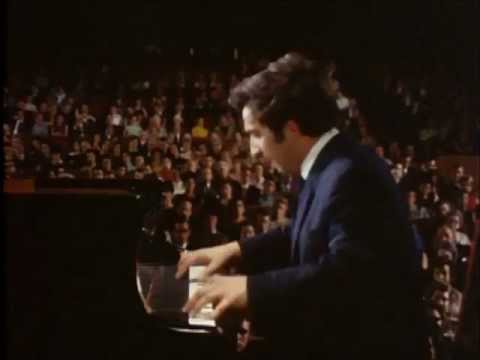 Vladimir Ashkenazy plays Chopin