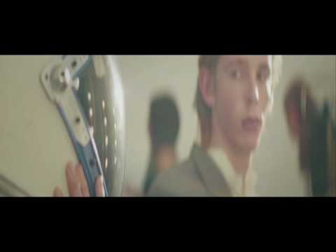 Fedde Le Grand ft. Mitch Crown - Scared of Me [Official Music Video]