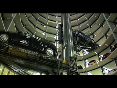 Still frame from Autostadt (Volkswagen, 2000)
