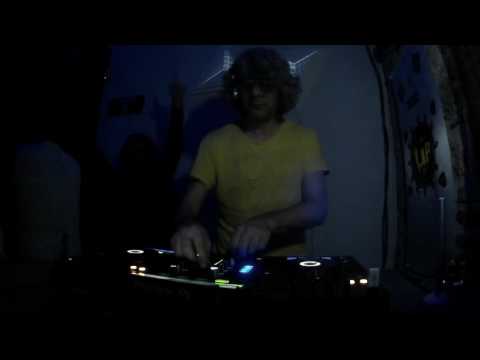 Up Shot Bar Live Sessions #006 - Aliço