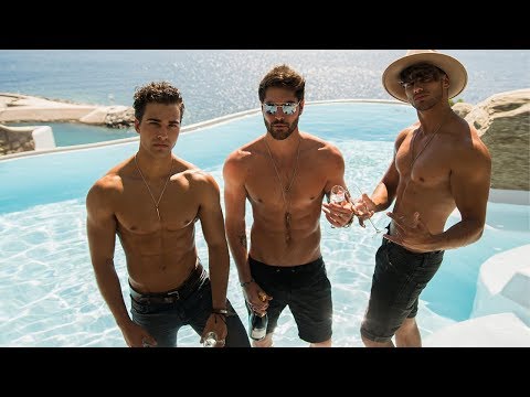 download lagu mp3 mp4 How To Be A Male Model, download lagu How To Be A Male Model gratis, unduh video klip How To Be A Male Model