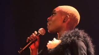 Laura Mvula - Is There Anybody Out There ? (HD) Live in Paris 2013