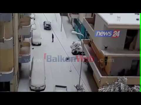 Gjirokastra zbardhen nga dëbora