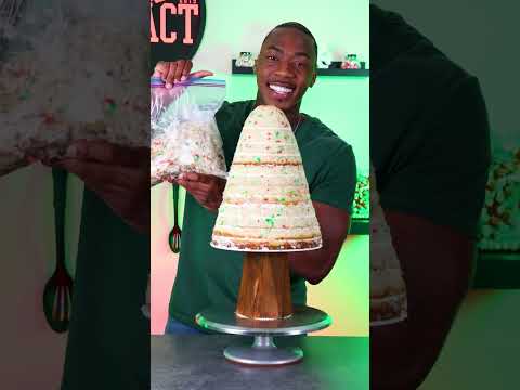Making a Christmas Tree made of cake #shorts